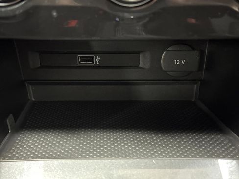 Used 2018 Volkswagen Tiguan S image 20