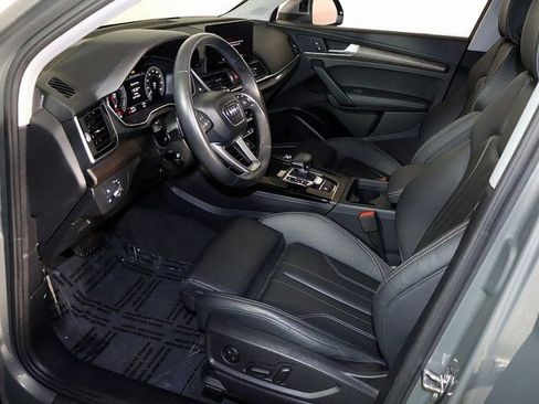 Used 2025 Audi Q5 e Premium Plus w/ Premium Plus Package image 12