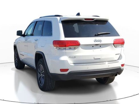 Used 2017 Jeep Grand Cherokee Limited AWD/4WD image 3