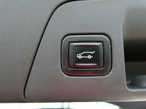 Certified 2021 Buick Envision Essence w/ Technology Package I FWD image 18