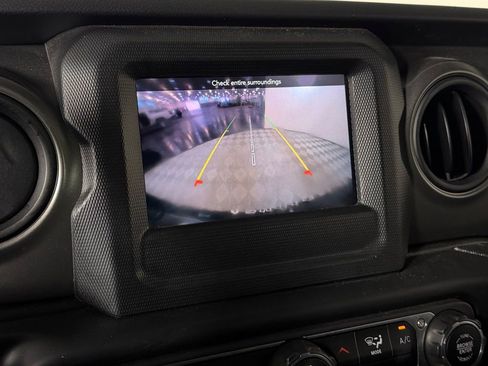 Used 2023 Jeep Wrangler Unlimited AWD/4WD image 18