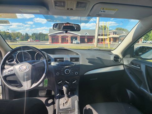 Used 2013 MAZDA MAZDA3 i SV w/ Convenience Pkg image 15