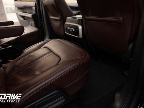 Used 2024 Ford Expedition Limited image 14