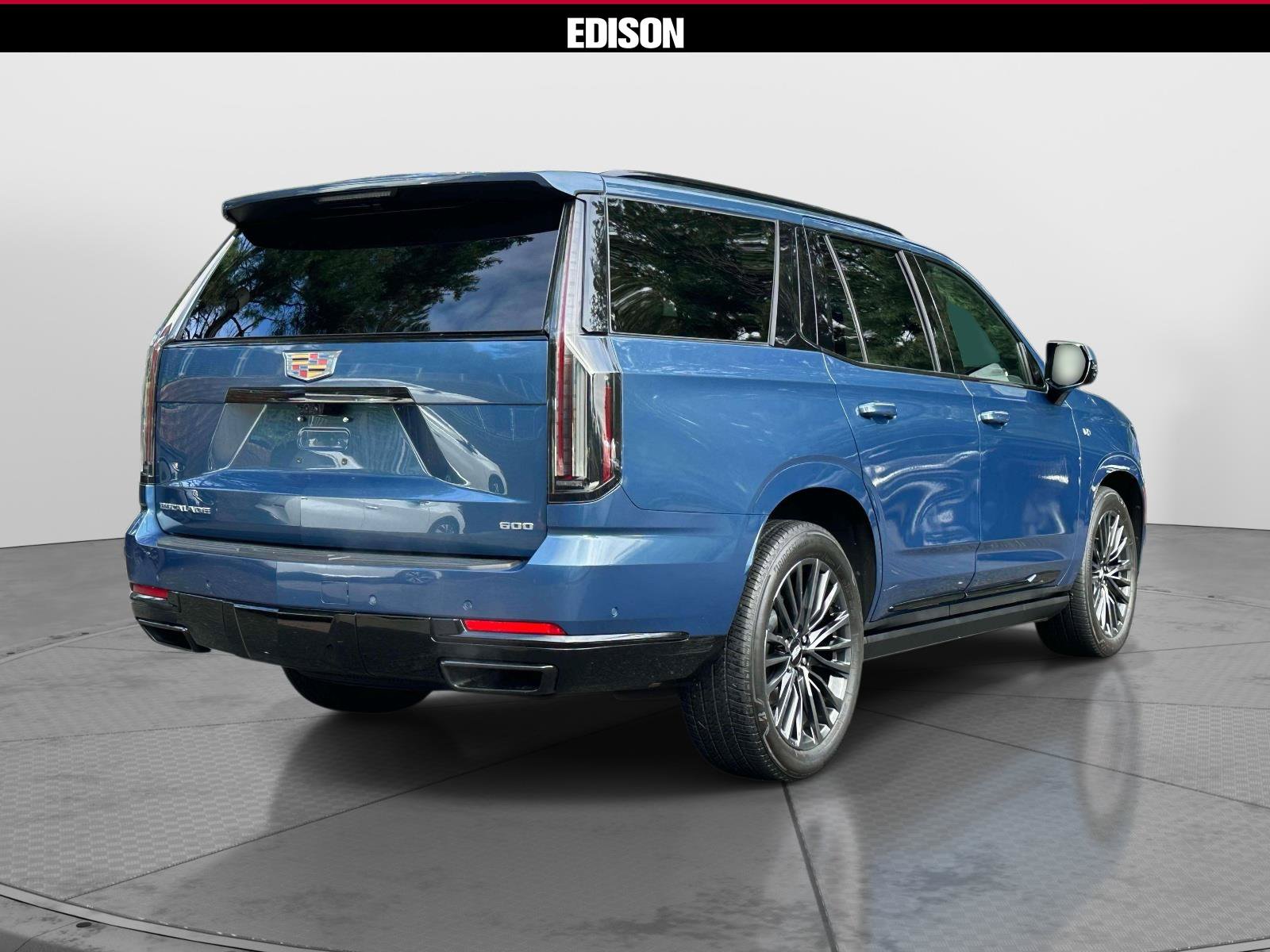 Used 2025 Cadillac Escalade Sport Platinum AWD/4WD image 4