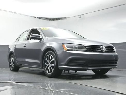 Used 2018 Volkswagen Jetta SE FWD image 30