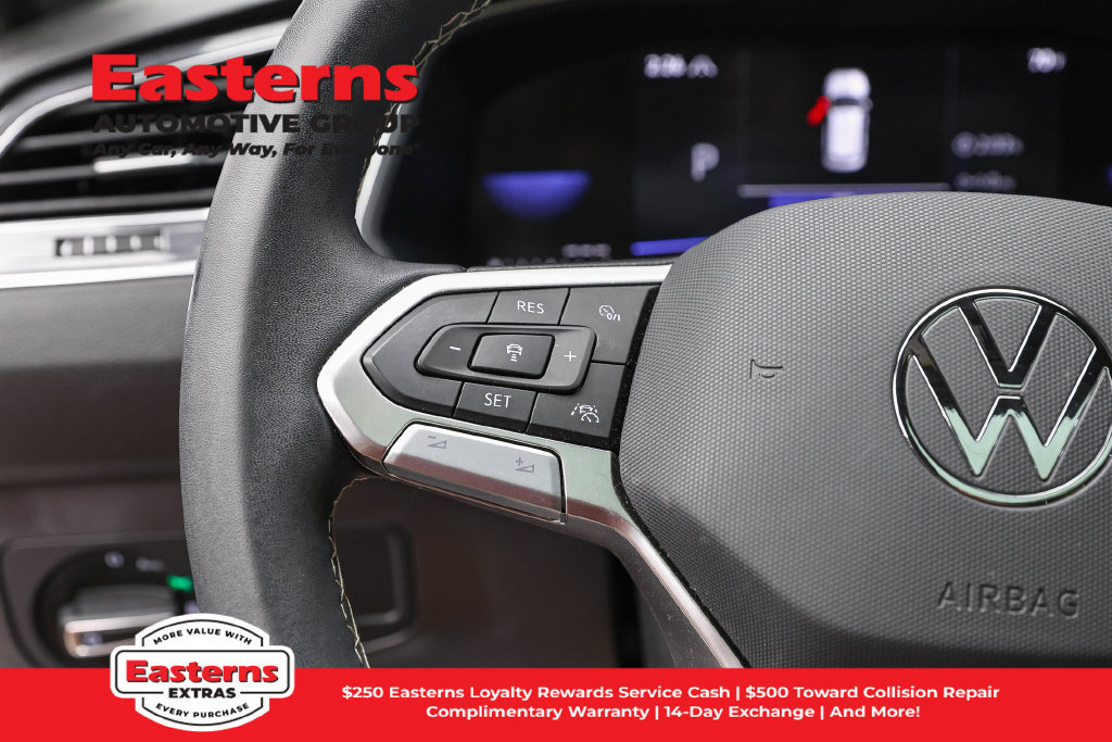 Used 2023 Volkswagen Tiguan SE AWD/4WD image 15
