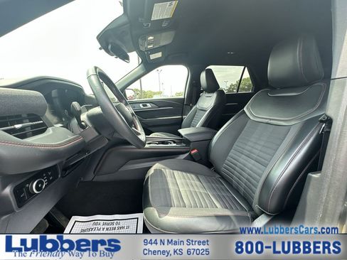 Used 2025 Ford Explorer ST-Line w/ ST-Line Street Pack AWD/4WD image 11