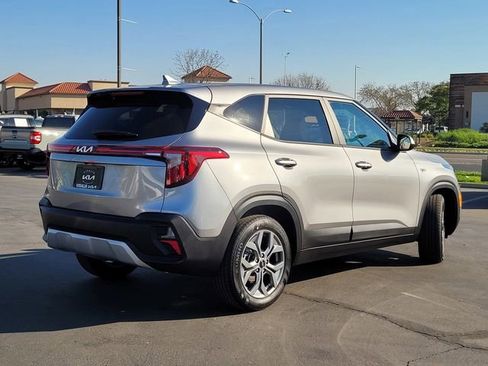 New 2026 Kia Seltos LX image 5