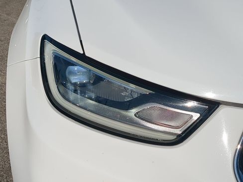 Used 2024 Chrysler Pacifica Limited image 10