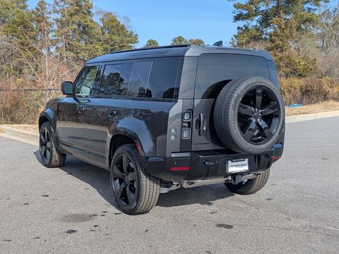 New 2026 Land Rover Defender 110 X-Dynamic SE image 7