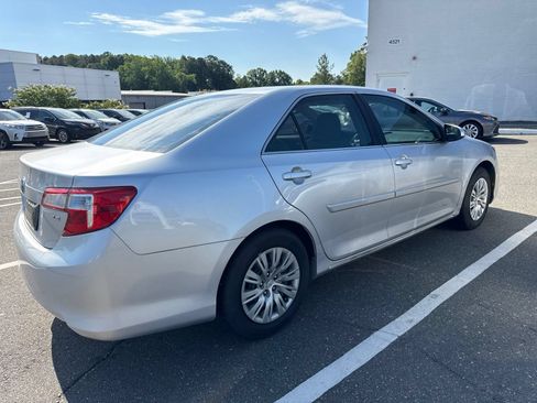 Used 2014 Toyota Camry LE FWD image 2