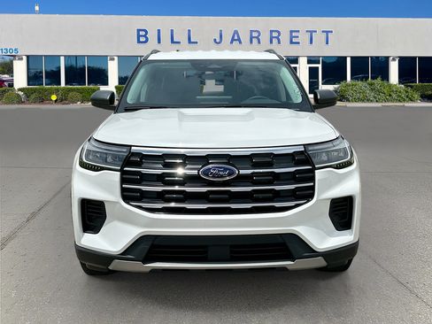 New 2026 Ford Explorer Active RWD image 2