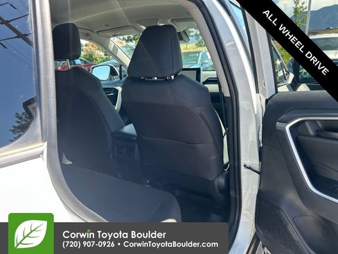 Used 2025 Toyota RAV4 LE AWD/4WD image 15