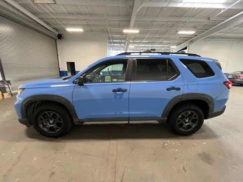 Used 2023 Honda Pilot TrailSport image 6