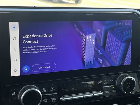 Used 2024 Toyota Highlander XLE image 18