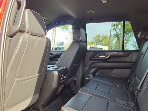 Used 2025 GMC Yukon Elevation RWD image 15