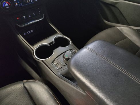 Used 2019 GMC Terrain SLT w/ Preferred Package FWD image 26