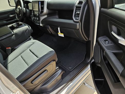 New 2026 RAM 1500 Express AWD/4WD image 7