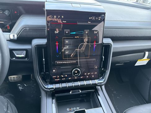 New 2026 GMC Yukon XL AT4 Ultimate image 17