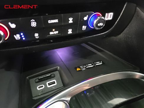 Used 2024 Buick Enclave Premium image 21