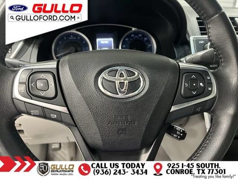 Used 2017 Toyota Camry XLE w/ Moonroof Package FWD image 24