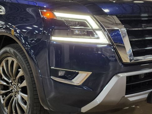 Used 2023 Nissan Armada Platinum w/ Captain's Chairs Package RWD image 13