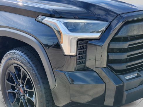 Used 2022 Toyota Tundra SR5 AWD/4WD image 27