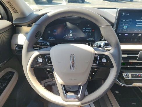Certified 2024 Lincoln Corsair AWD w/ Equipment Group 101A image 7