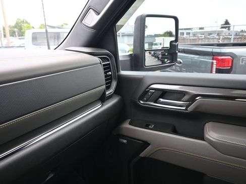 Used 2024 Chevrolet Silverado 2500 ZR2 w/ Technology Package AWD/4WD image 24