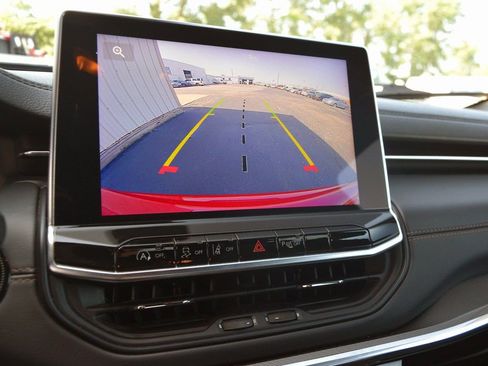 Used 2023 Jeep Compass Limited image 20