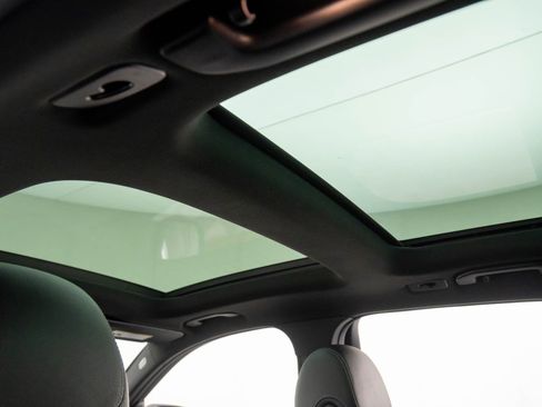 Used 2019 Mercedes-Benz GLC 300 4MATIC image 18