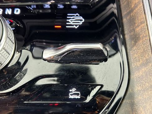 Used 2024 Jeep Grand Wagoneer L 4WD image 28