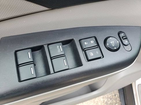 Used 2013 Honda CR-V LX image 9