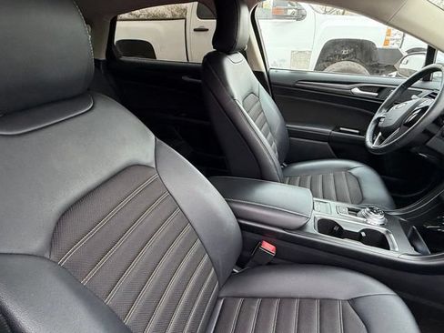 Used 2018 Ford Fusion SE w/ Equipment Group 201A FWD image 14