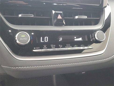 Used 2025 Toyota Corolla SE image 29