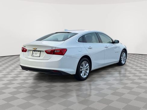Used 2017 Chevrolet Malibu LT w/ Leather Package FWD image 7