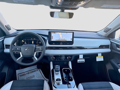 New 2026 Mitsubishi Outlander SE image 24