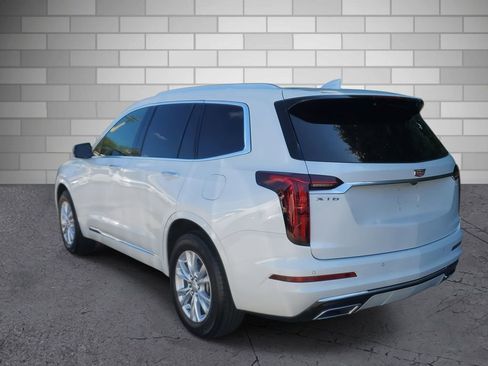 New 2025 Cadillac XT6 Luxury image 3