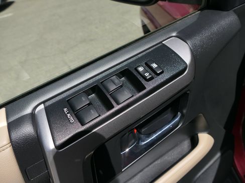 Used 2022 Toyota 4Runner SR5 Premium AWD/4WD image 12