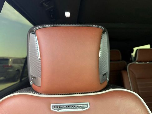 Used 2024 GMC Yukon Denali Ultimate AWD/4WD image 32