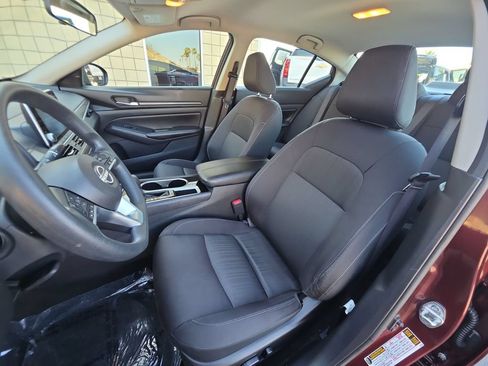 Used 2024 Nissan Altima 2.5 SV FWD image 20