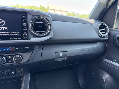 Used 2022 Toyota Tacoma TRD Sport w/ TRD Premium Sport Package AWD/4WD image 23