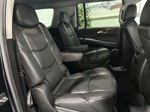 Used 2019 Cadillac Escalade ESV Premium Luxury AWD/4WD image 54