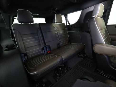 Used 2026 GMC Yukon XL Denali Ultimate w/ LPO, Illumination Package image 13