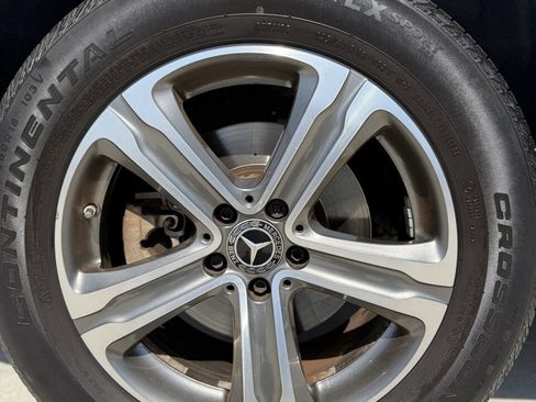 Used 2018 Mercedes-Benz GLC 300 GLC 300 4MATIC AWD 4dr SUV image 9