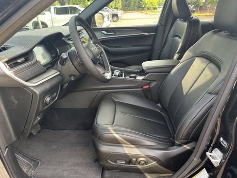 New 2025 Jeep Grand Cherokee Limited w/ Luxury Tech Group II image 9