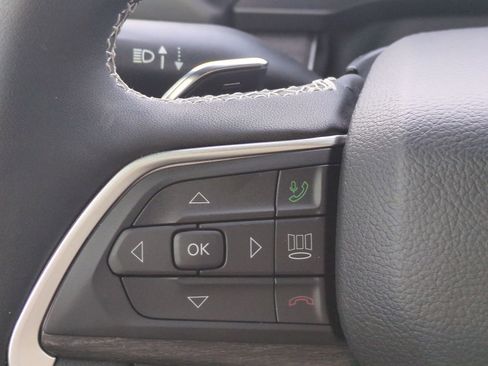 Used 2025 Jeep Grand Cherokee L Limited image 24