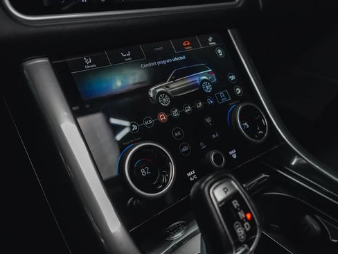 Used 2020 Land Rover Range Rover Sport SVR image 60