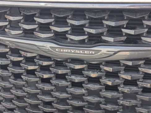 Used 2022 Chrysler 300 Touring w/ Sport Appearance Package image 12