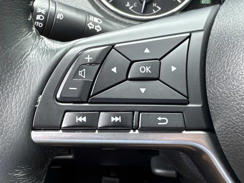 Used 2018 Nissan Rogue SL AWD/4WD image 29